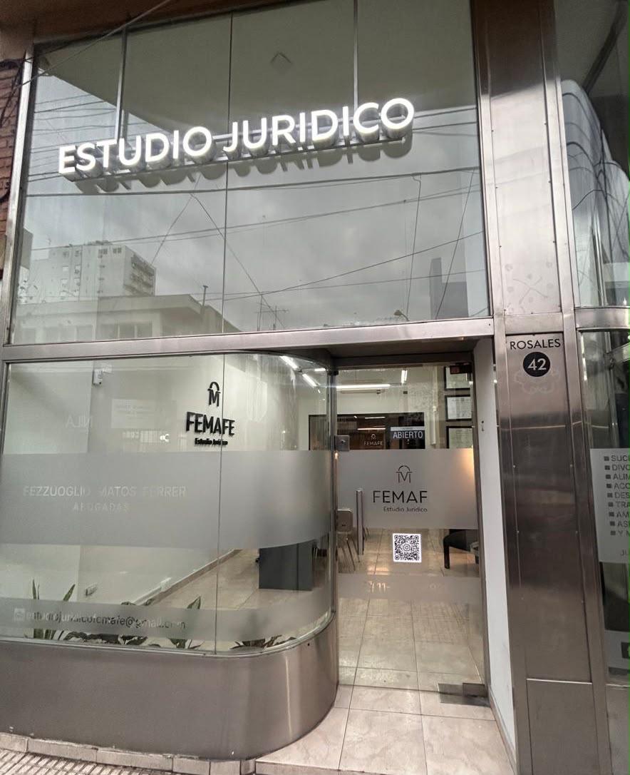 Fachada del estudio en Rosales 42, Ramos Mejía